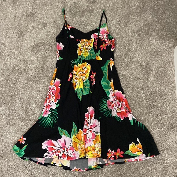 Super cute floral black dress - Picture 3 of 4
